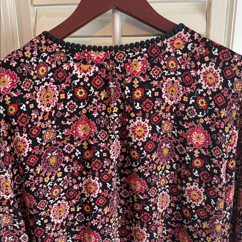 LOFT Multicolor Patterned Top, Size L - Picture 8 of 8